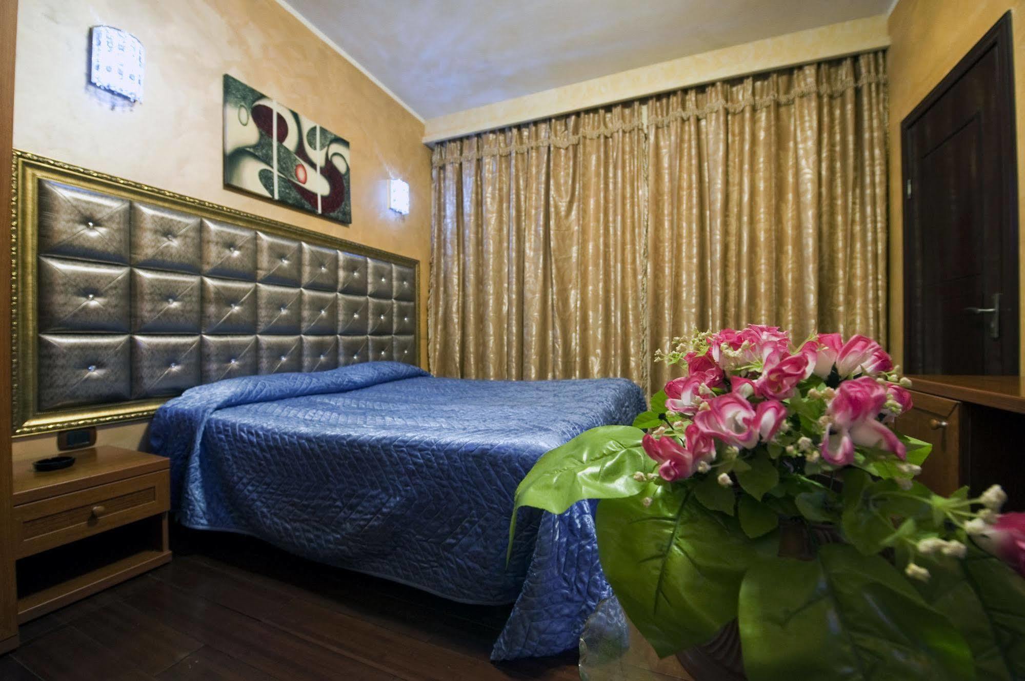 Hotel Bengasi Монкалиери Екстериор снимка